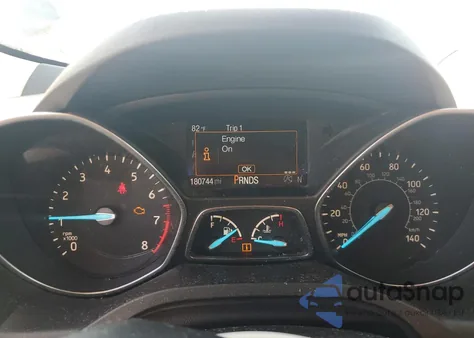 2017 Ford Escape Titanium z USA, uszkodzony, nr VIN 1FMCU9J99HUE93325